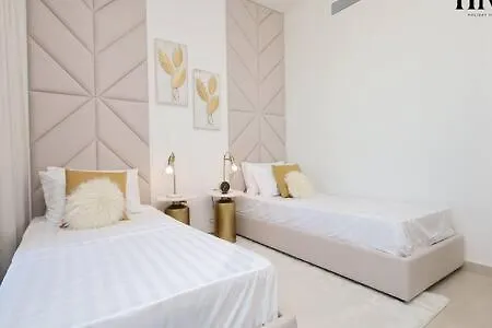 Stunning 2 Bed In Downtown Views Apartment Dubai