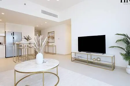 Stunning 2 Bed In Downtown Views location